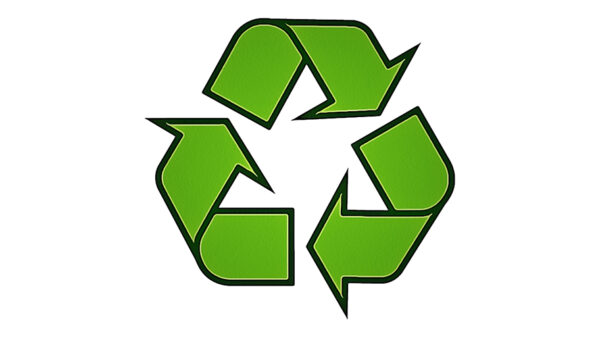 Green recycling symbol representing recycled plastic content and material recovery